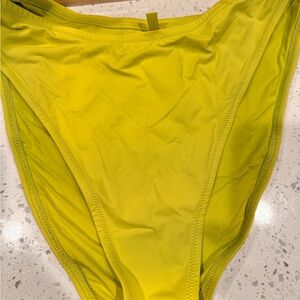 SKIMS NWT bikini bottom